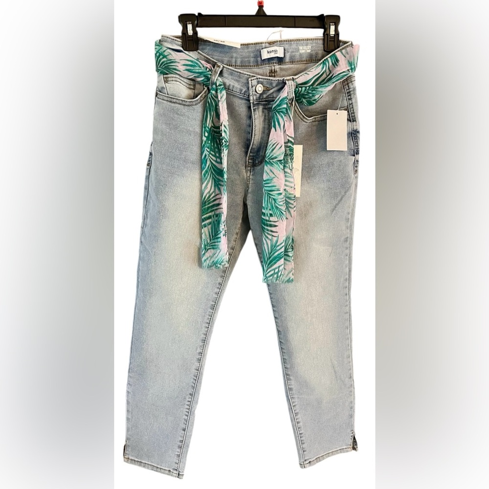Hostess Pick x 2 🥳☄️Chic Kensie Denim Jeans with Leafy Green Belt